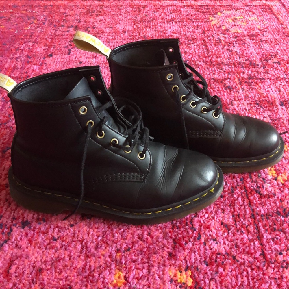 Vegan Dr.Martens 6 eyelet